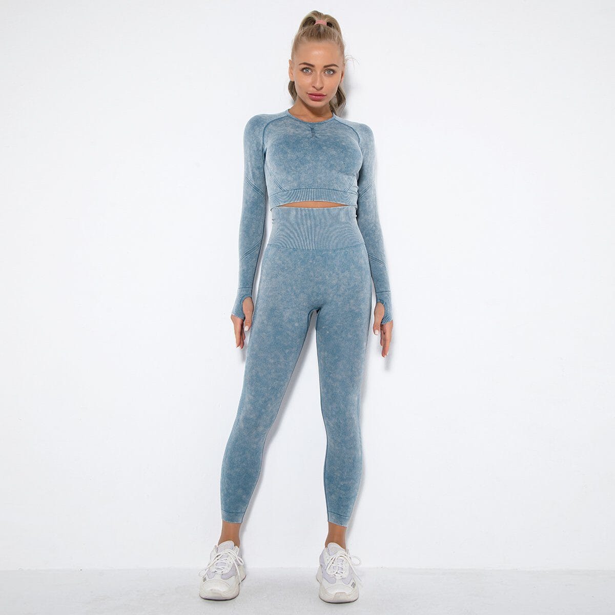 Airy Feather Yoga Ensemble - Stylish Leggings & Top Combo