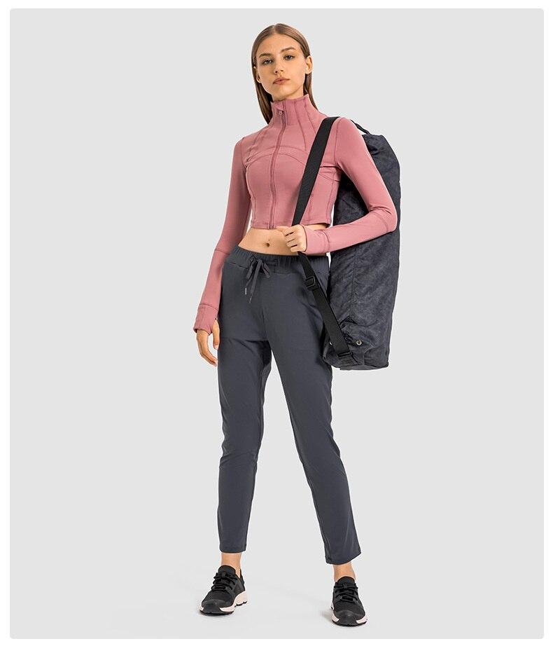 Stylish Zippered Crop Top for Active Runs