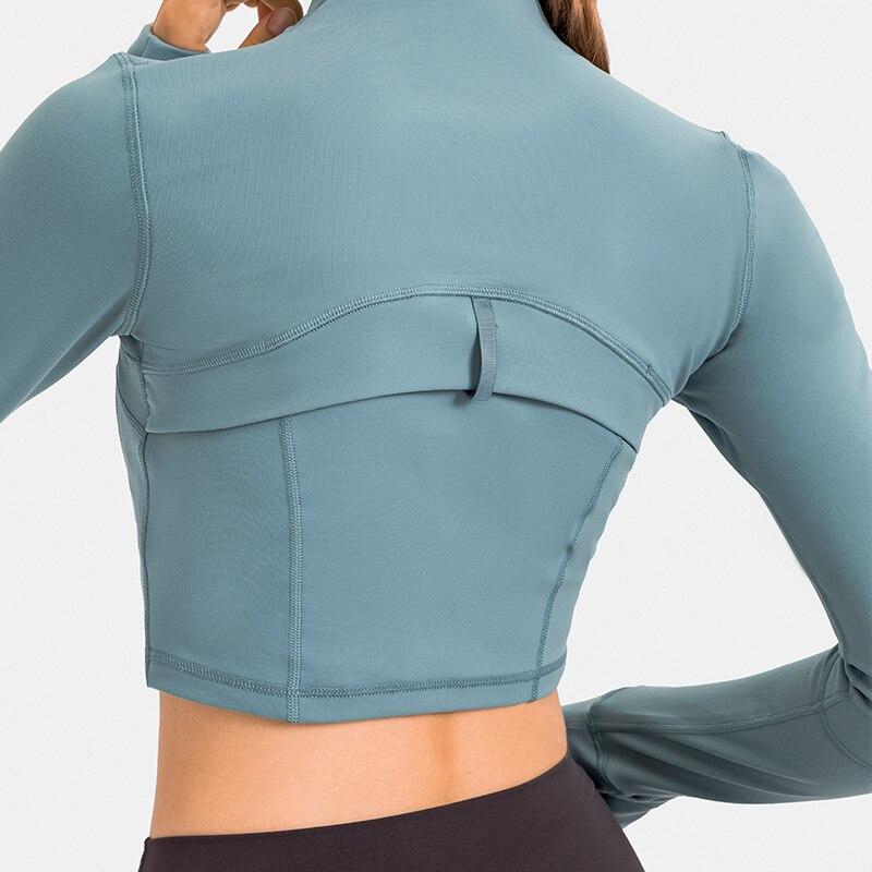 Stylish Zippered Crop Top for Active Runs