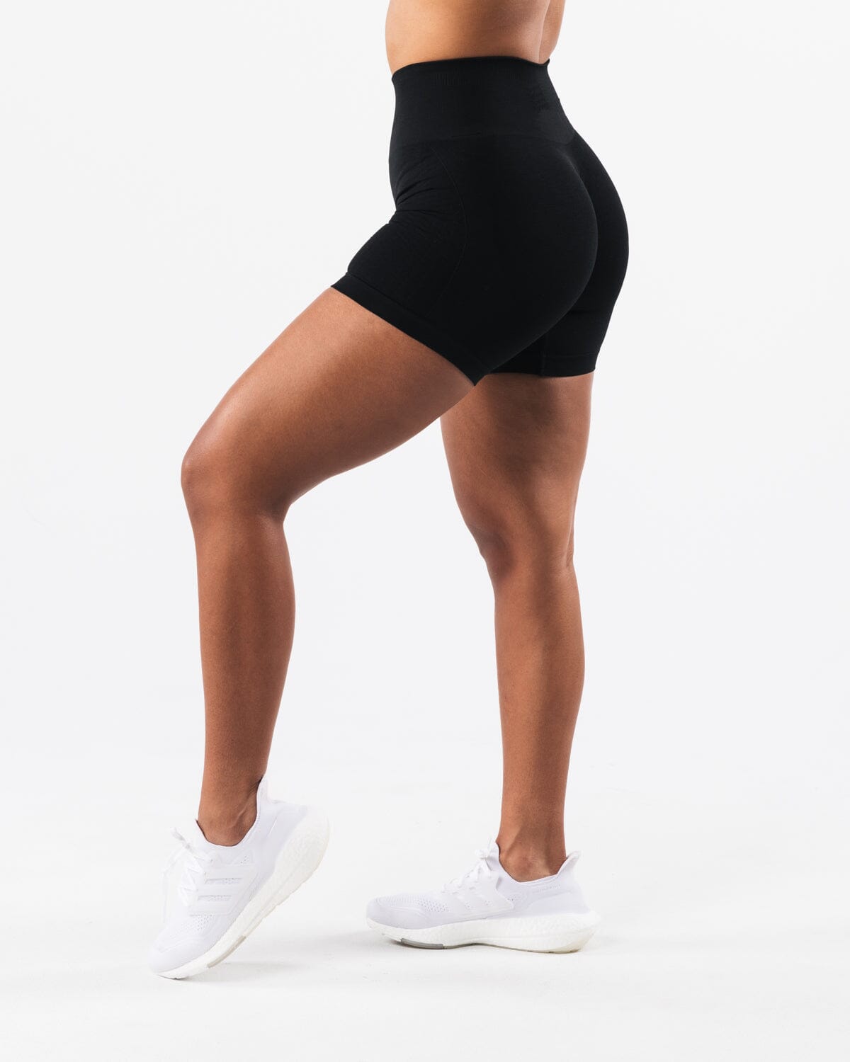 Vibrant Jacquard Seamless Shorts for Ultimate Comfort
