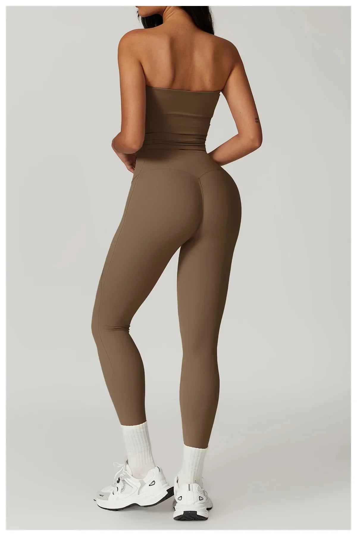 Elevate Your Workout: Performance Leggings & Stylish Top Set