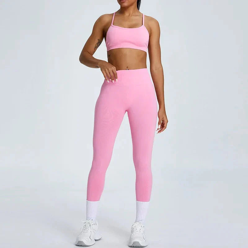 Sleek and Seamless Form-Fitting Leggings