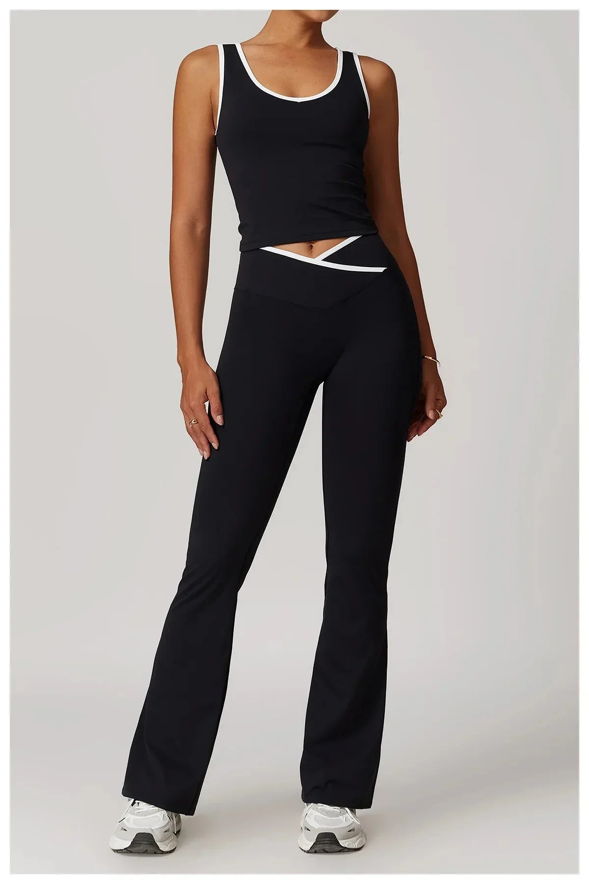 Elevate Your Workout: Myriad Step Up Gym Set - Stylish Leggings & Top Combo