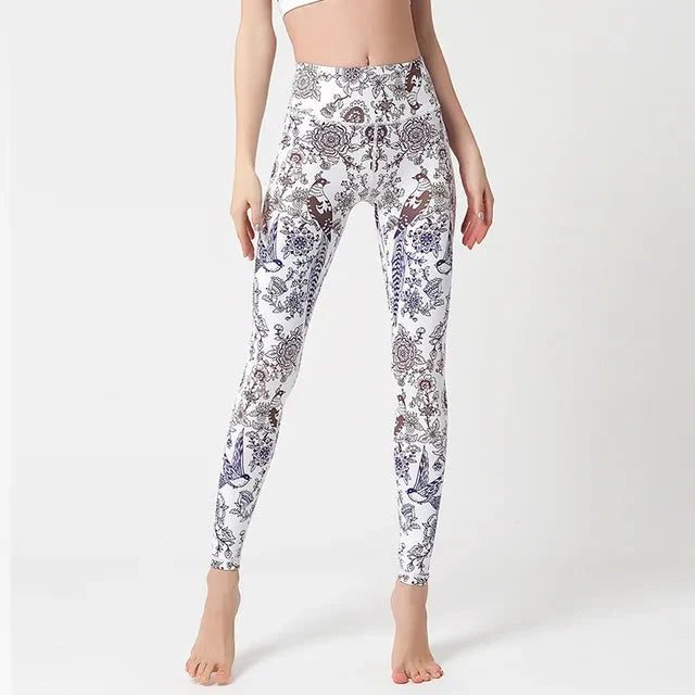 Exciting Graphical Design Seamless Leggings